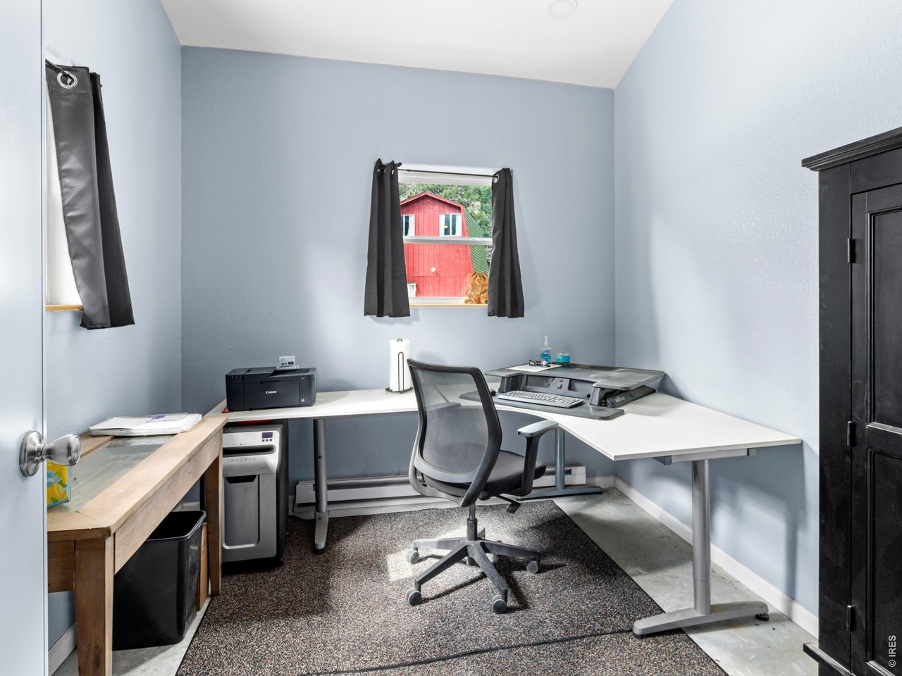 Home office/2nd bedroom in main home