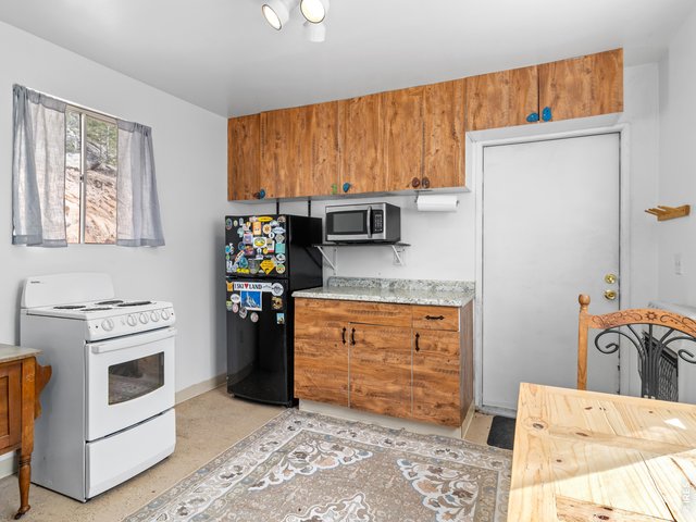 Property Photo 34 Kitchen area in cabin