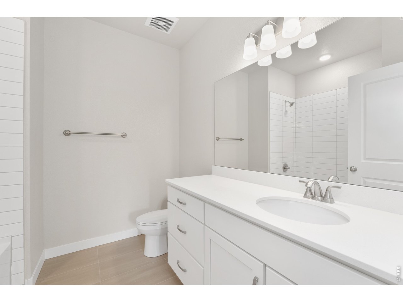 Property Photo 14 Shared bathroom bedrooms 1 & 2