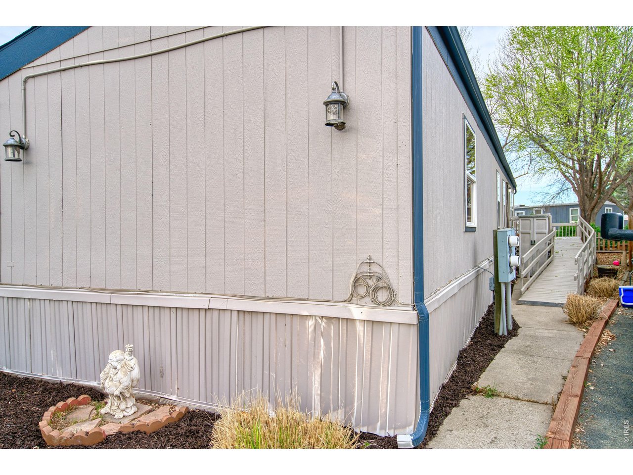 Property Photo 15 Accessable ramp