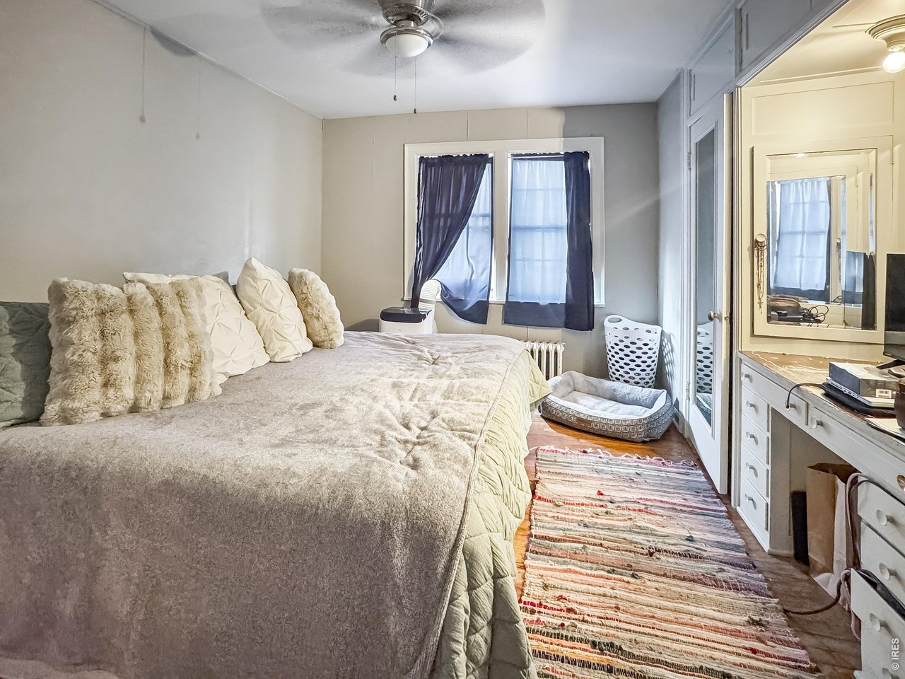Unit B Primary Bedroom
