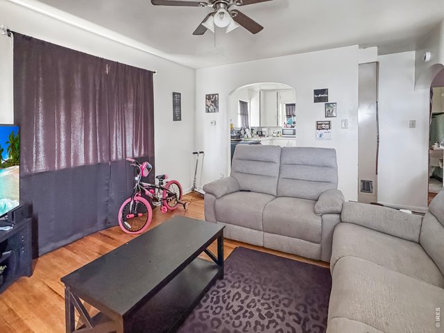 Property Photo 32 Living Room