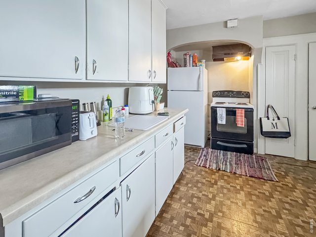 Property Photo 14 Unit B Kitchen