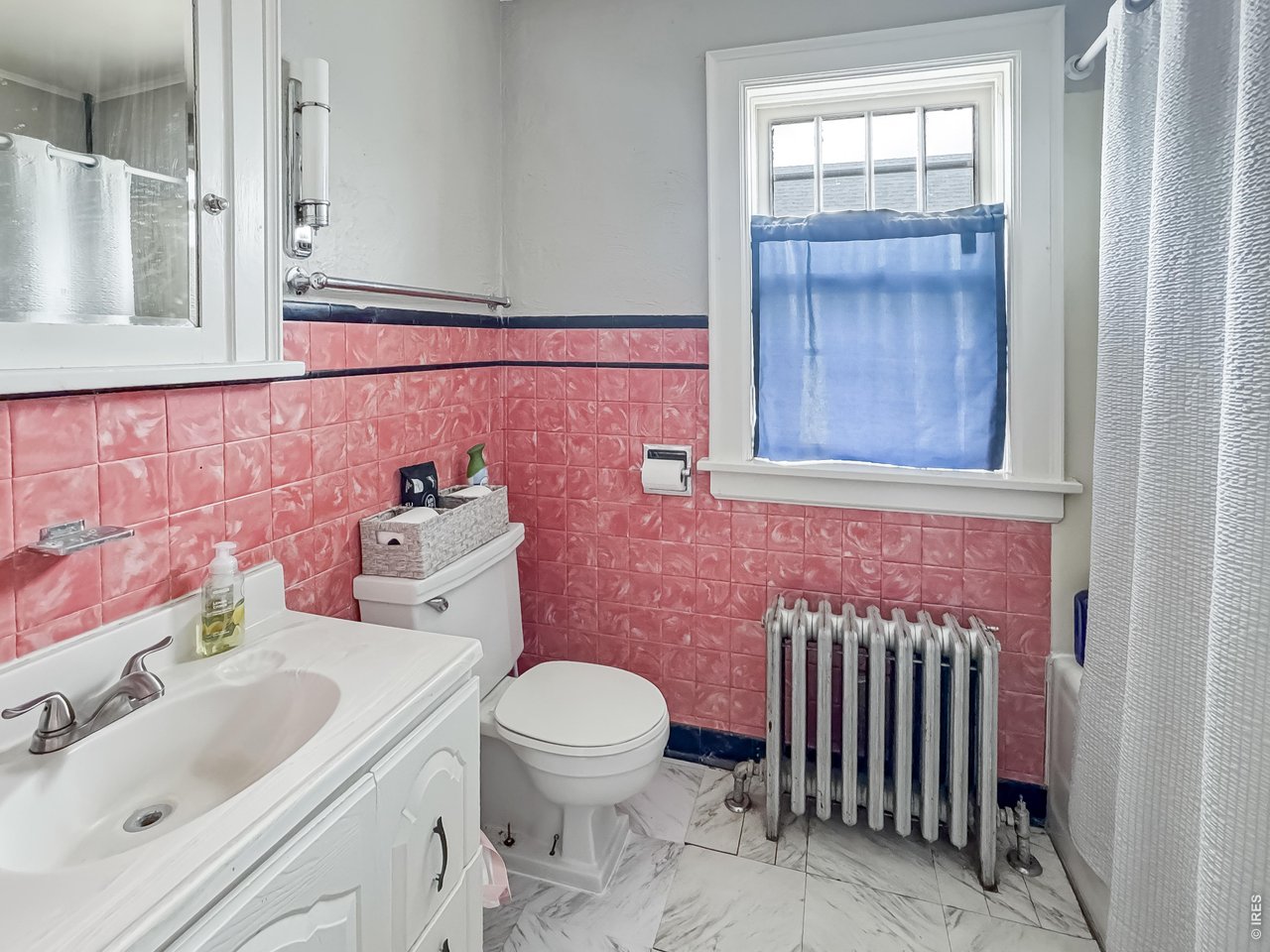 Unit B Bathroom