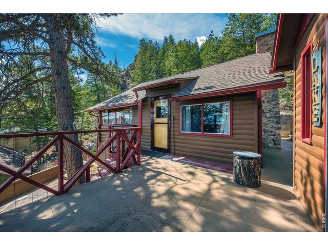 Property Photo 7 Entry to the main cabin / home
