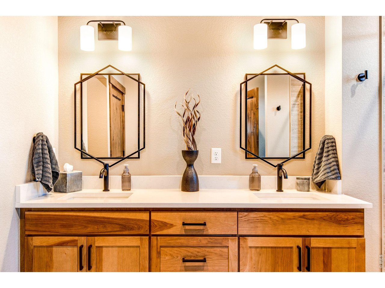 Double sinks and quartz countertops!