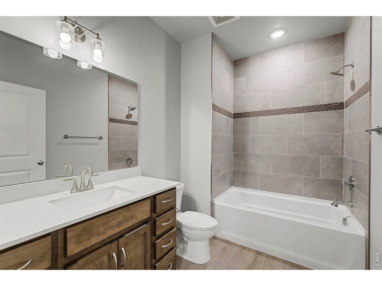 Property Photo 15 Shared bathroom