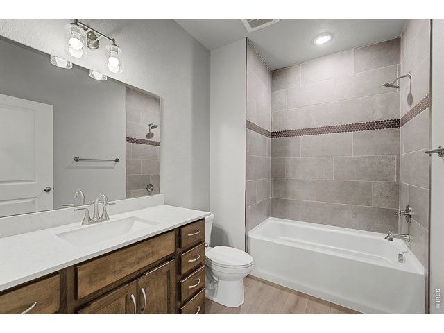 Property Photo 15 Shared bathroom