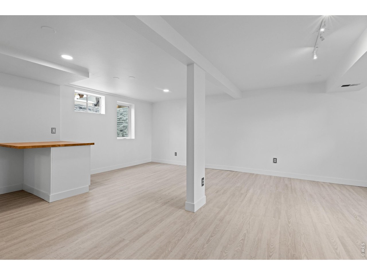 Built-in Bar Area