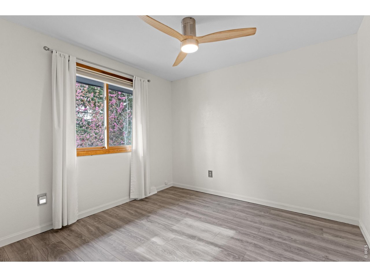 2nd Bedroom Upstairs