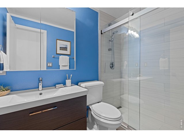 Property Photo 25 Upstairs Shared Bathroom