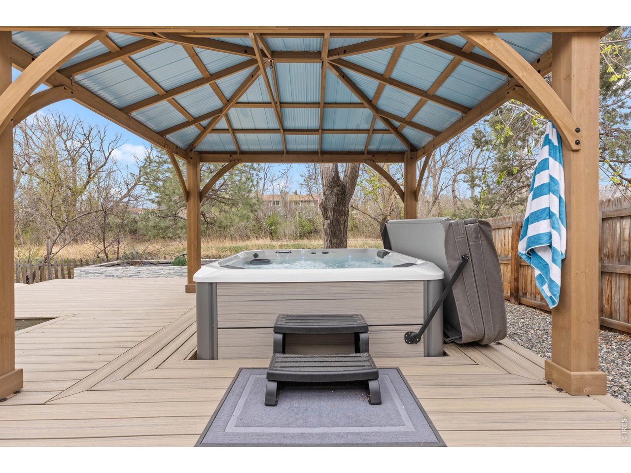 Private Hot Tub w/Pergola