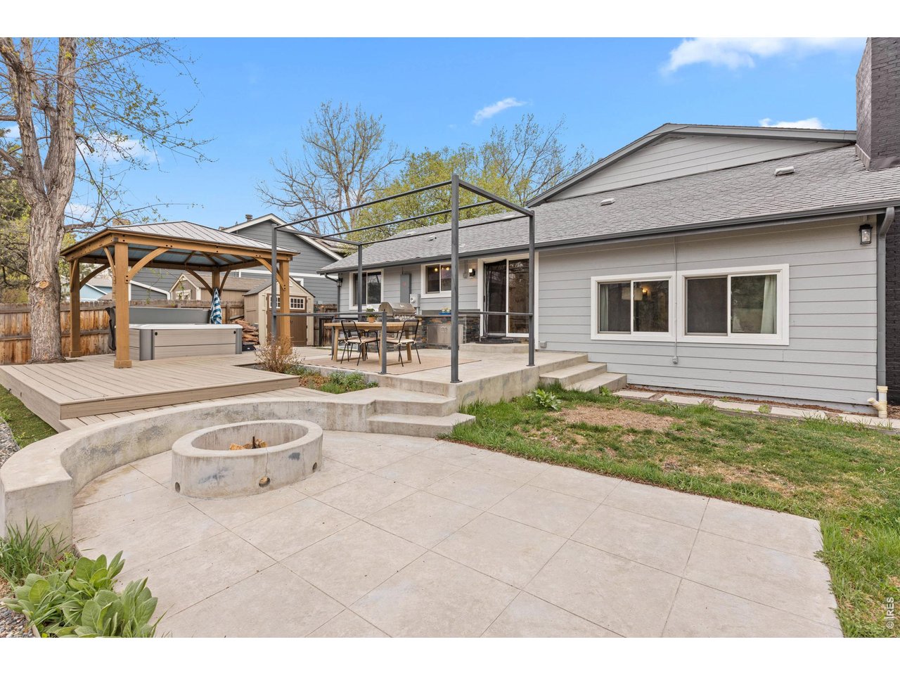Built-in Firepit