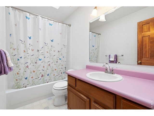 Property Photo 34 Secondary bathroom. 