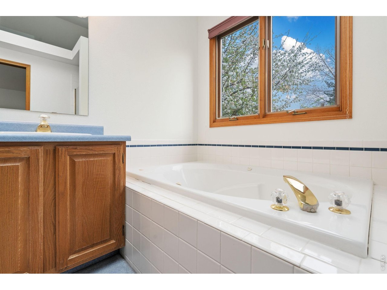 Soaking tub. 