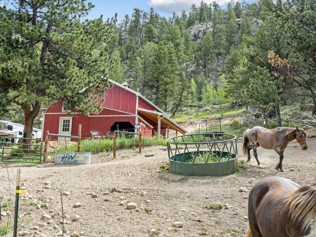 Property Photo 10 Set up for horses
