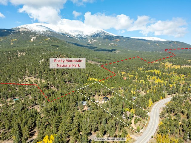 Property Photo 3 Borders Rocky Mountain National Park!