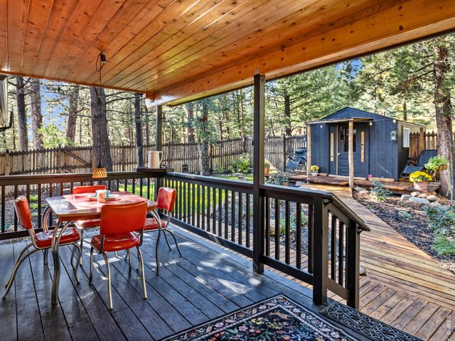 Property Photo 21 Dining al fresco
