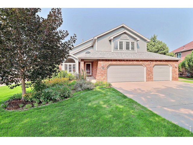 Property Photo 1 Spectacular Canberra Commons 2-Story That Backs to the 6th Green on Boomerang Golf Course!