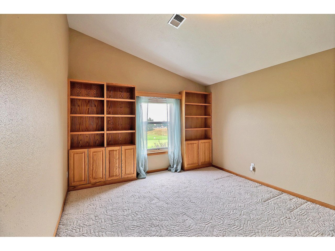 Upstairs Bedroom 2