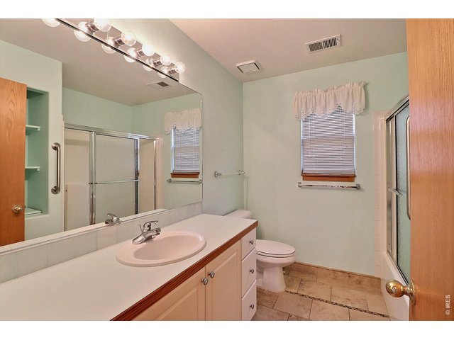 Property Photo 37 Upstairs Bathroom