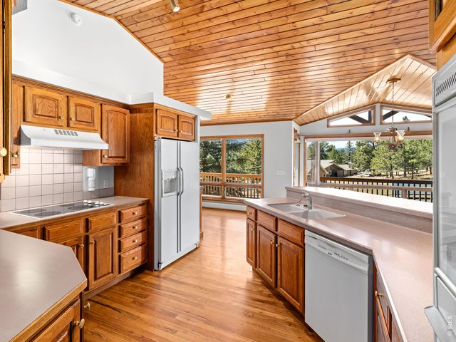 Property Photo 24 Hardwood flooring
