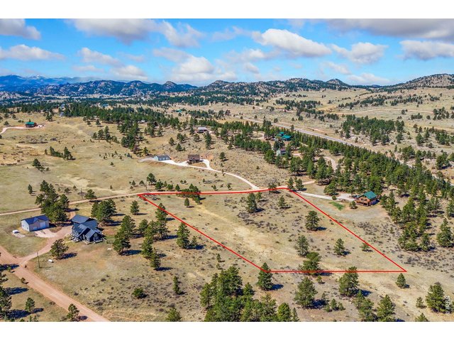 Property Photo 3 Lot lines are approximate