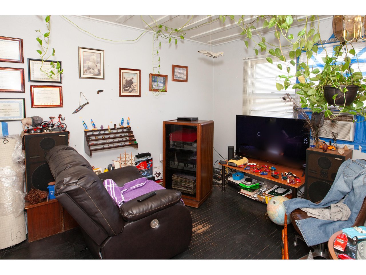 Upstairs 1 Bedroom Unit