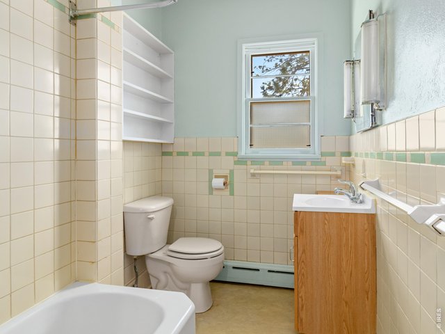 Property Photo 19 Full bath main level