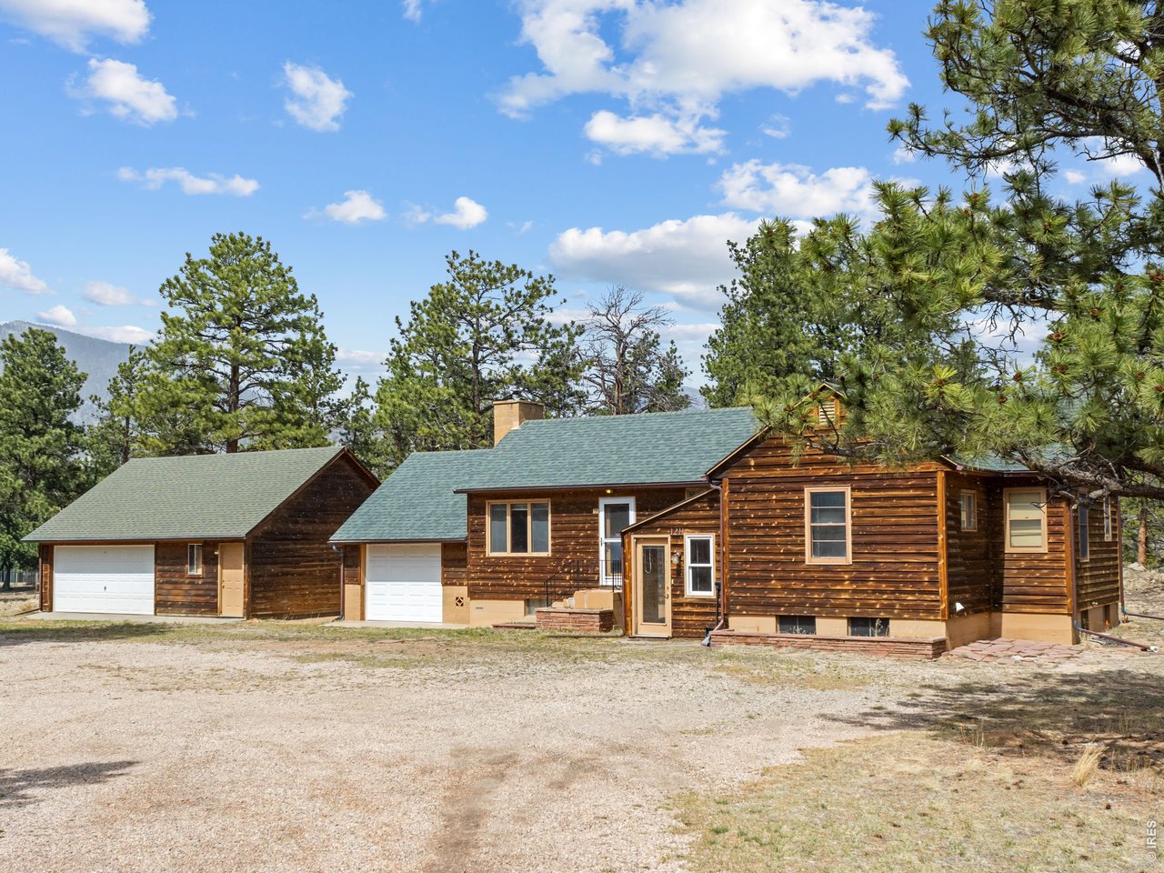 Three garage bays plus a workshop, there's plenty of room for vehicles, outdoor gear and hobbies