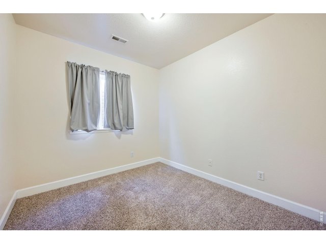 Property Photo 21 Basement bedroom