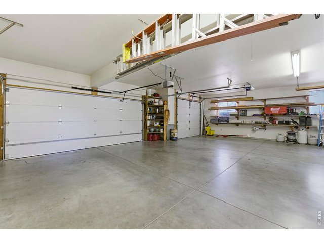 Property Photo 39 Immaculately clean and Insulated Attached 3 Car Garage