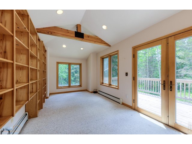 Property Photo 26 Built in shelving.