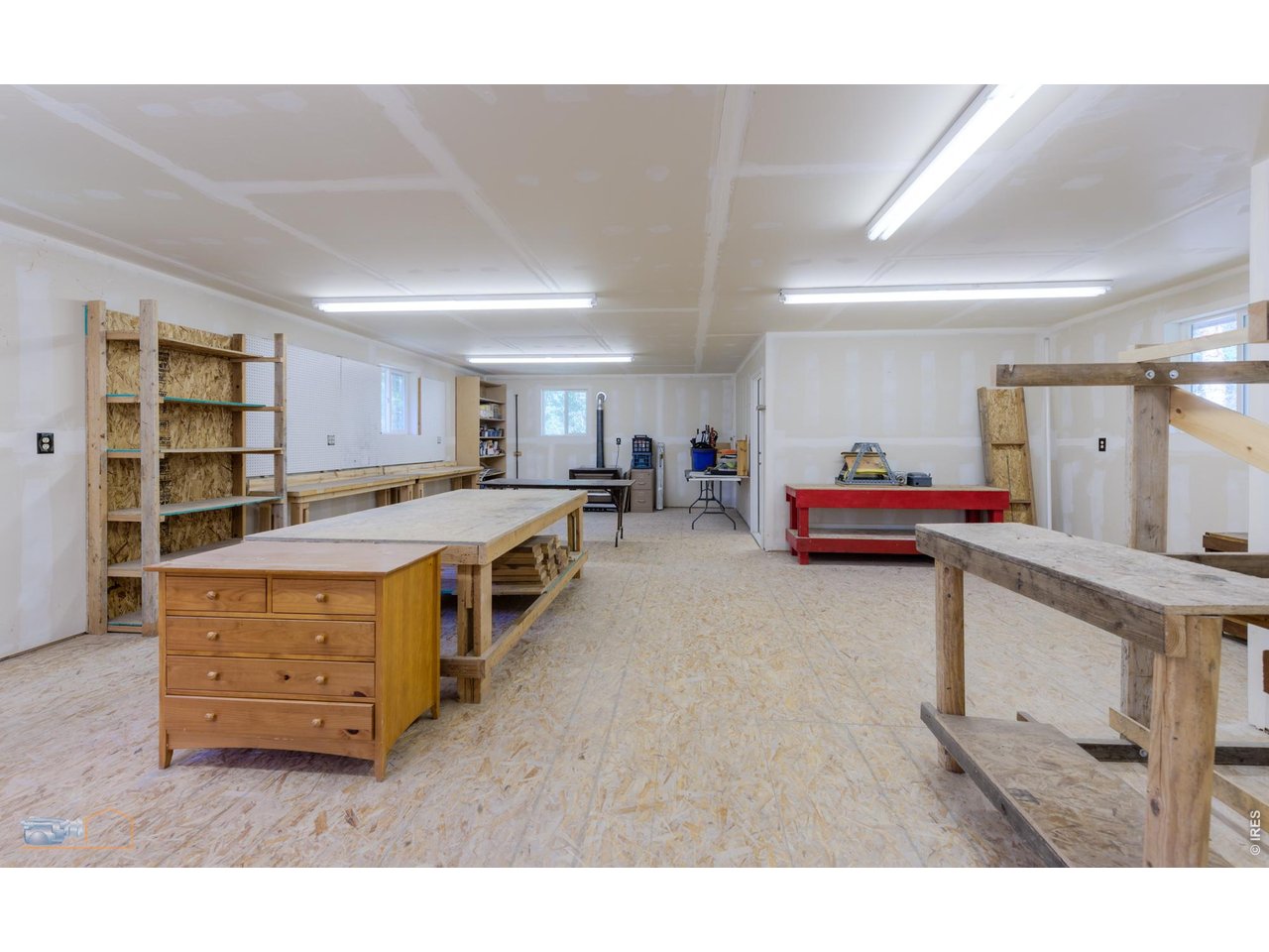 Workshop with heat