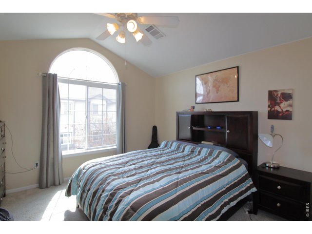 Property Photo 8 Big Master Bedroom with walk-in closet.