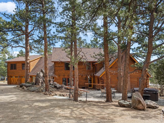 Property Photo 1 Welcome to 1101 Lexington Ln. Estes Park!