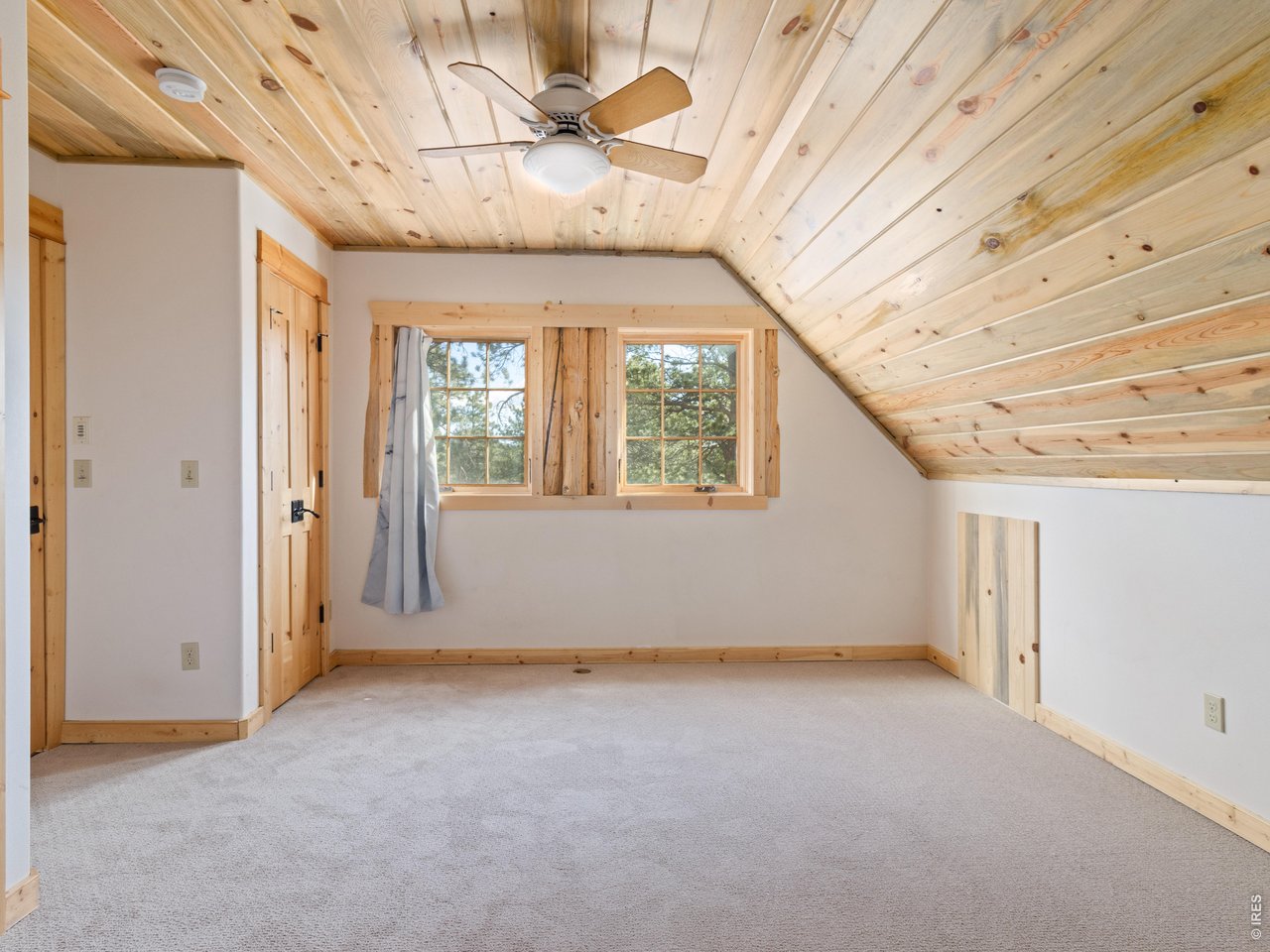 Bedroom 3 with loft access