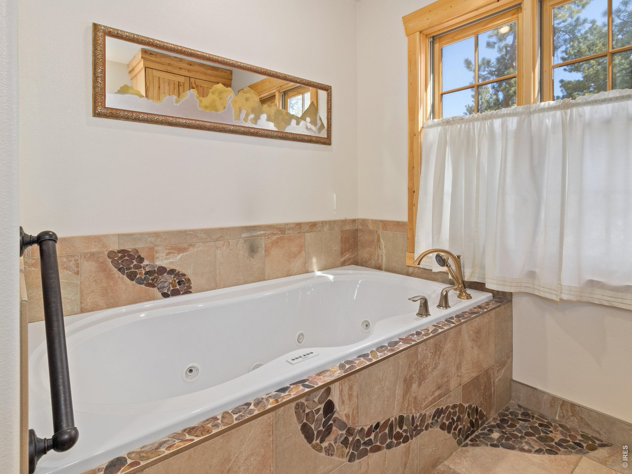 Primary bath with jetted tub