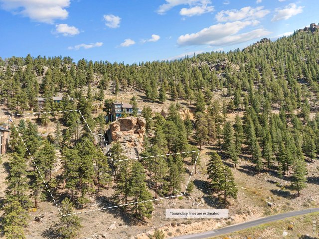 Property Photo 8 Private setting against massive rock formation