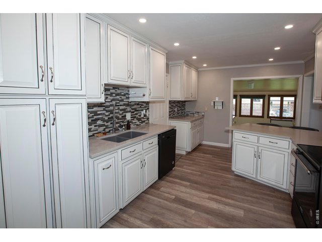 Property Photo 14 Kitchen