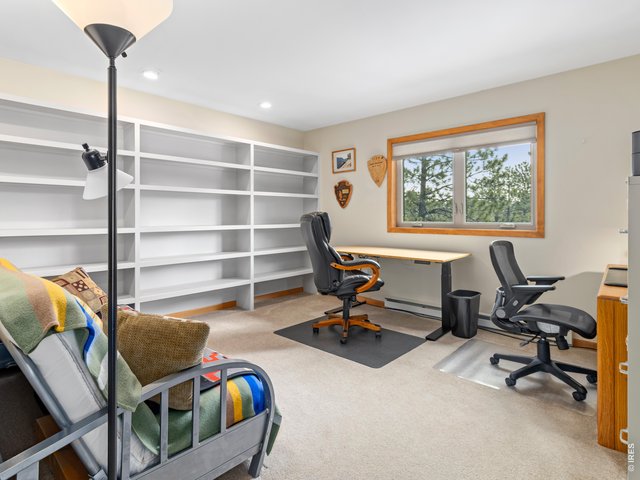 Property Photo 24 Built in shelving