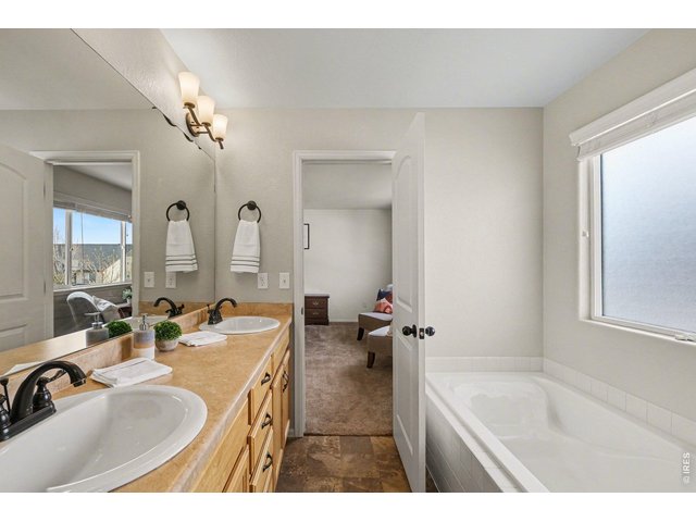 Property Photo 13 Primary Bathroom