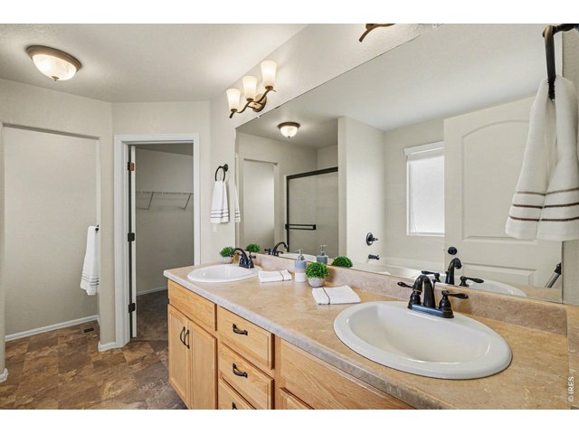 Property Photo 14 Primary Bathroom