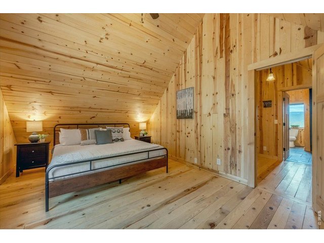 Property Photo 20 Large bedroom upstairs
