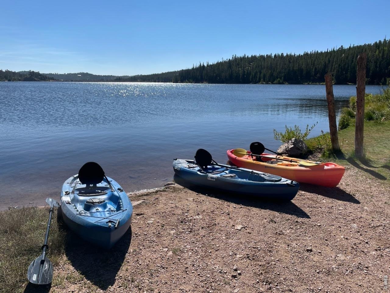 Several lakes for kayaking & fishing 