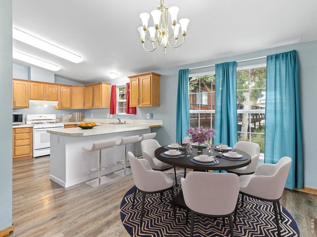 Property Photo 14 Breakfast bar for casual dining and separate dining area