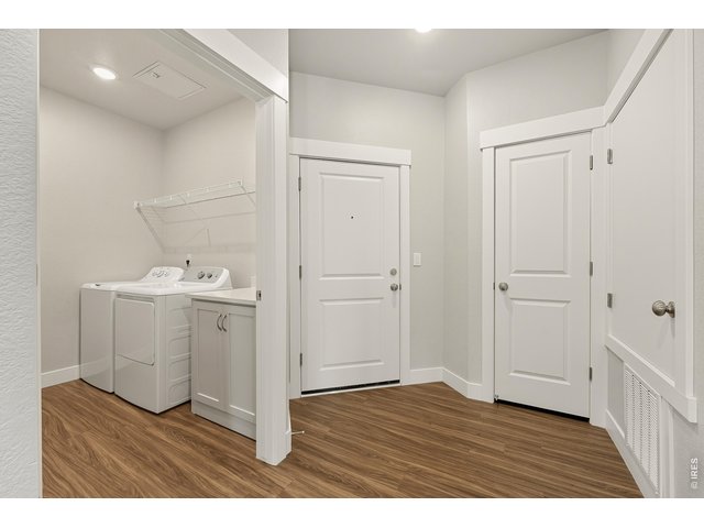 Property Photo 8 Laundry room 