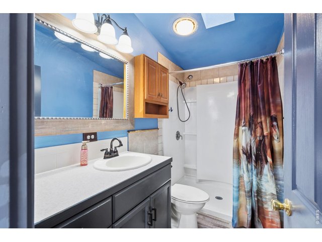 Property Photo 21 2nd bathroom