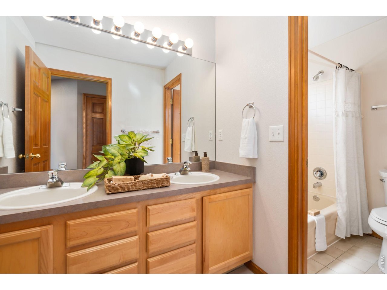 Upper Level Bathroom