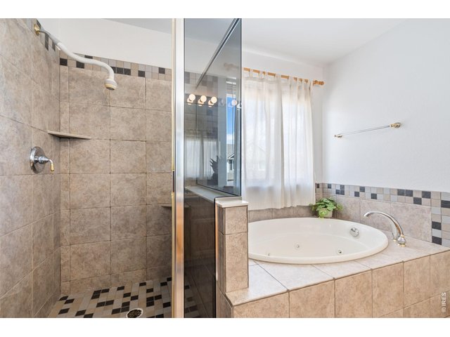 Property Photo 13 Primary Bathroom